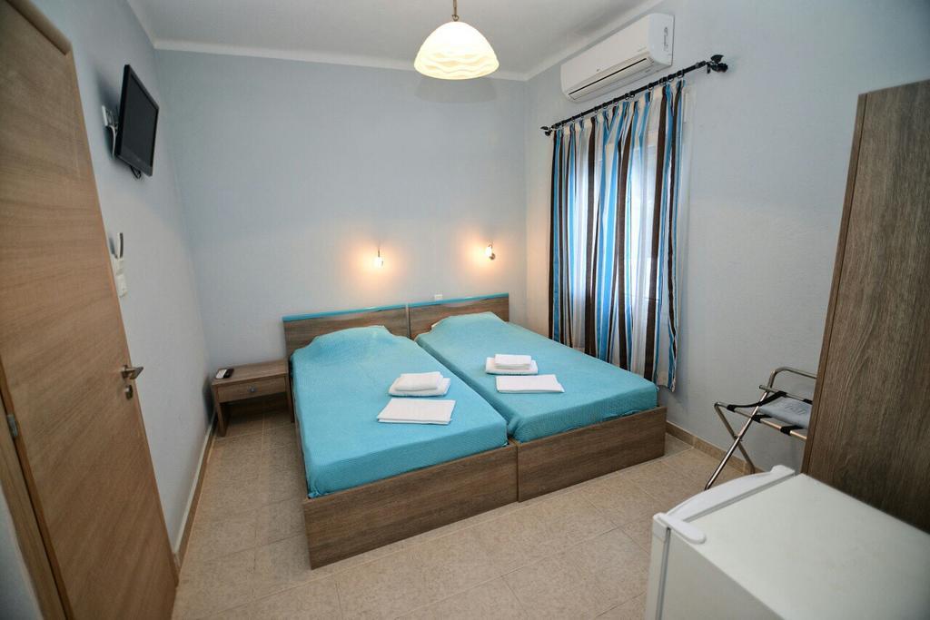 Melissa Rooms Agios Kirykos  Exterior photo