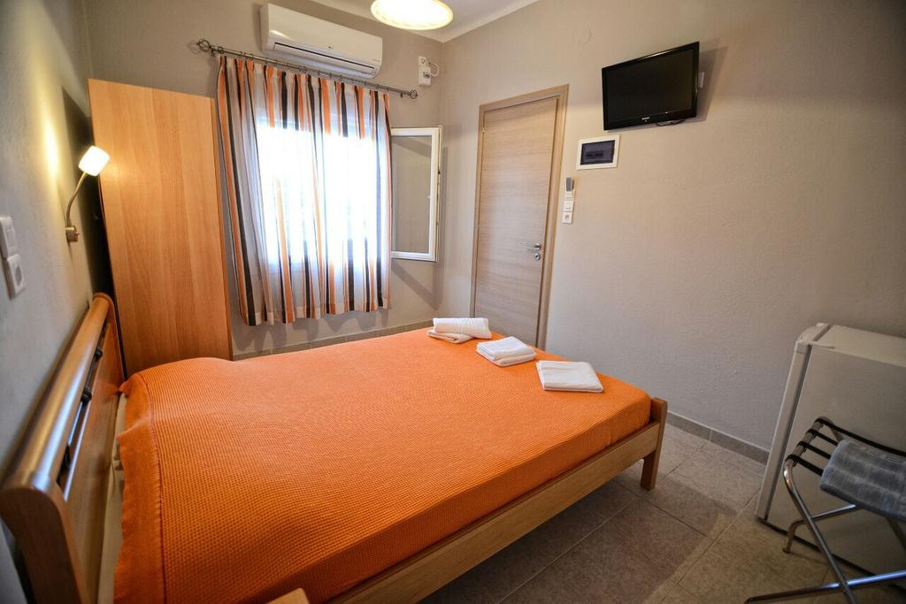 Melissa Rooms Agios Kirykos  Exterior photo